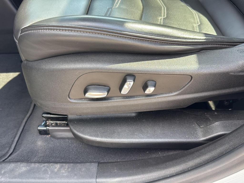 used 2023 Cadillac XT6 car, priced at $40,895