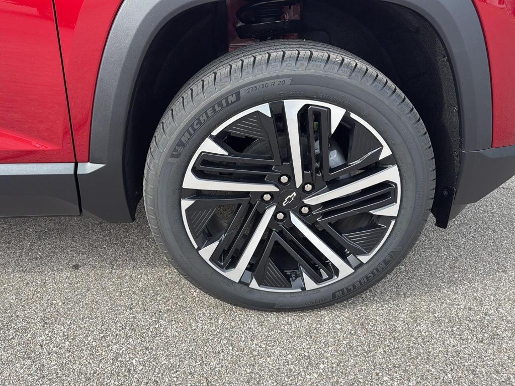 new 2026 Chevrolet Equinox car, priced at $36,205