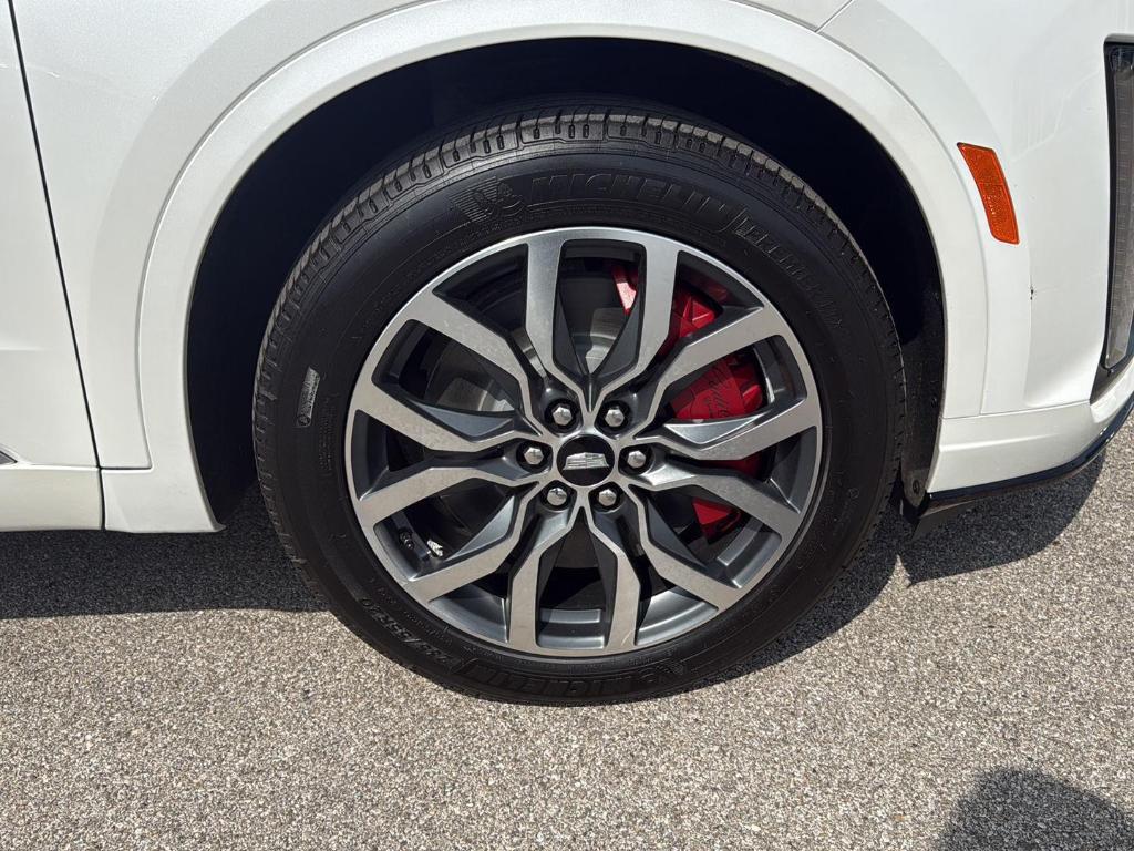 used 2023 Cadillac XT6 car, priced at $30,895