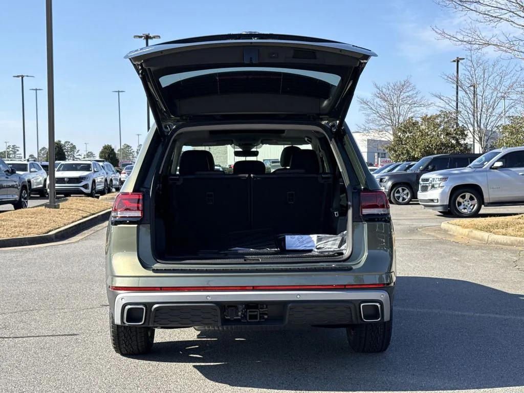 new 2026 Volkswagen Atlas car, priced at $48,860