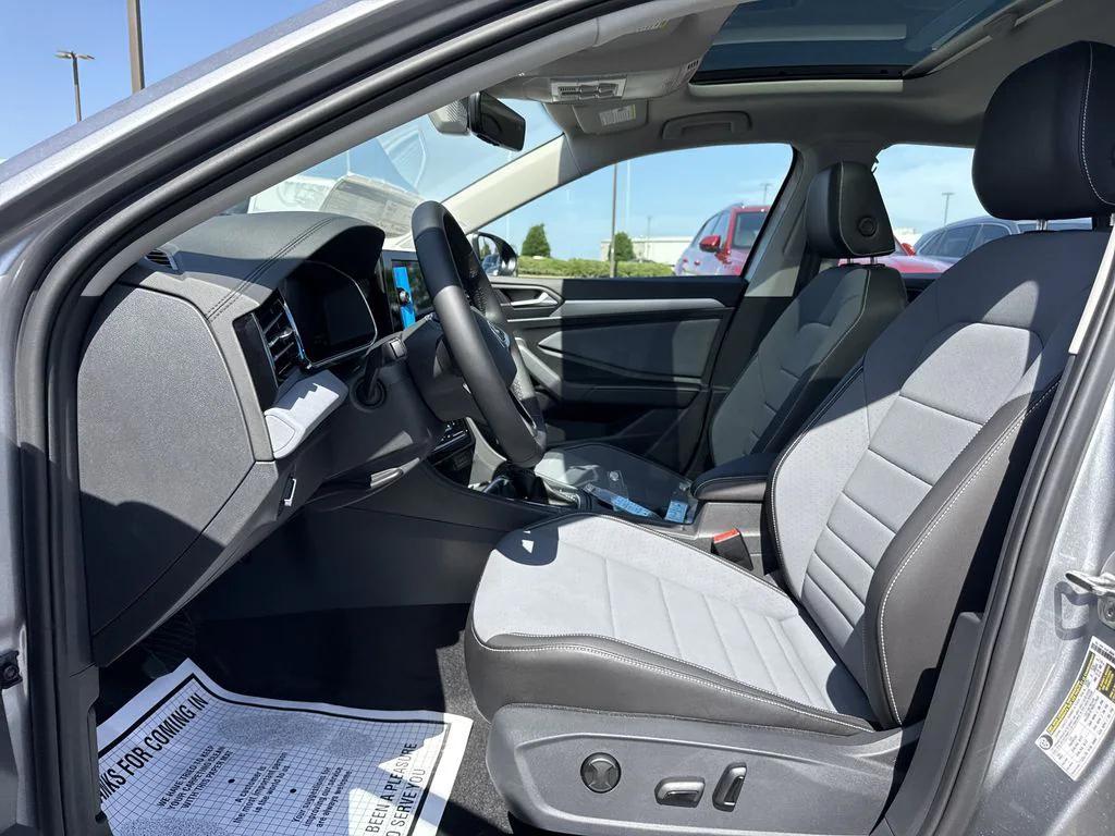 new 2025 Volkswagen Jetta car, priced at $25,000