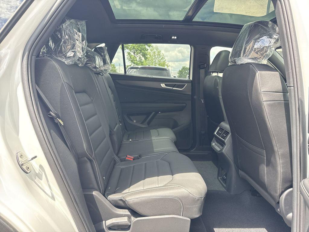 new 2025 Volkswagen Atlas Cross Sport car, priced at $47,000