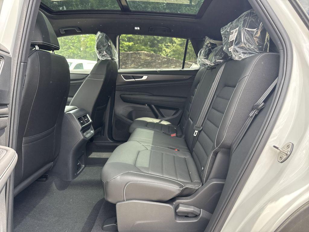 new 2025 Volkswagen Atlas Cross Sport car, priced at $47,000