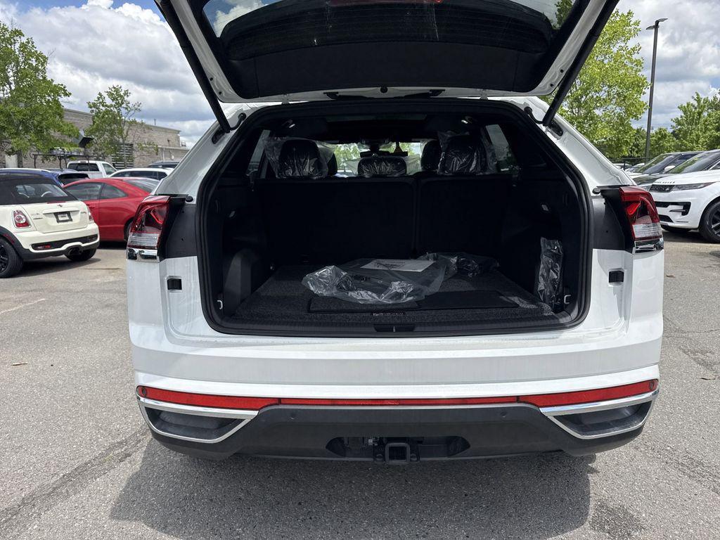 new 2025 Volkswagen Atlas Cross Sport car, priced at $47,000