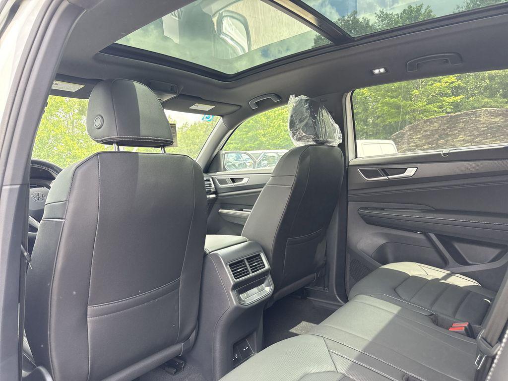 new 2025 Volkswagen Atlas Cross Sport car, priced at $47,000