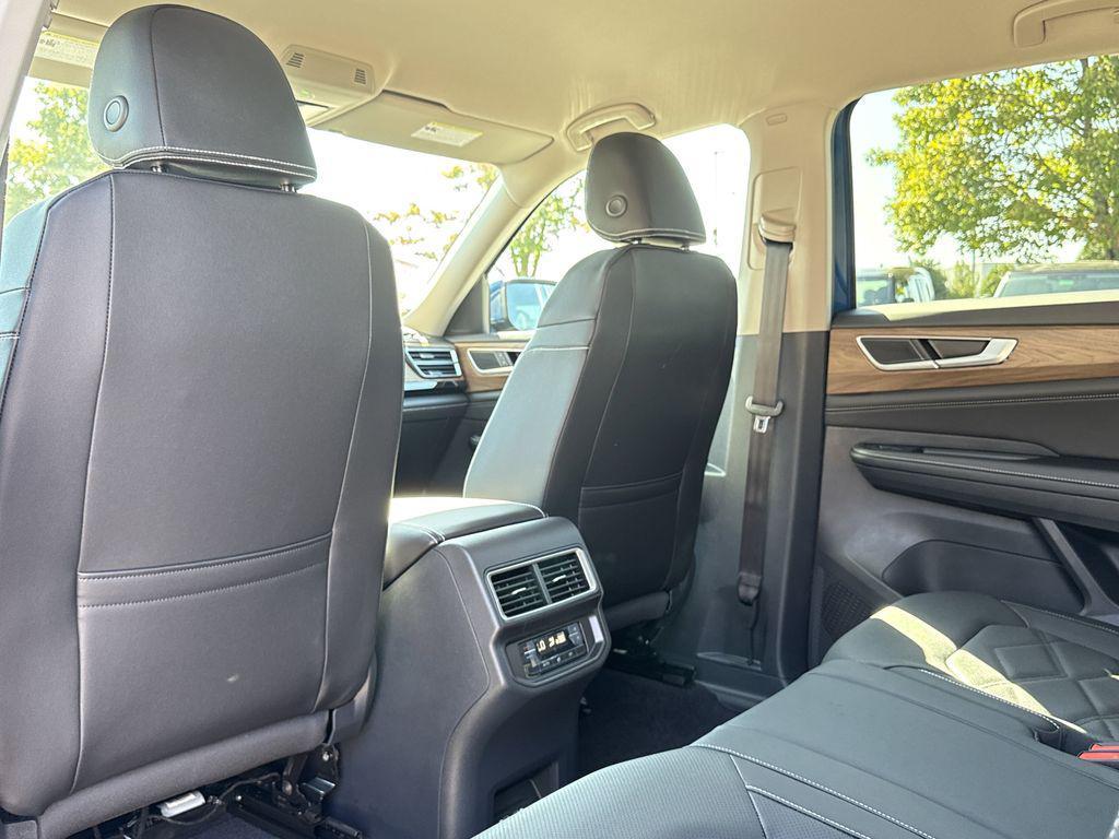 new 2026 Volkswagen Atlas car, priced at $40,036