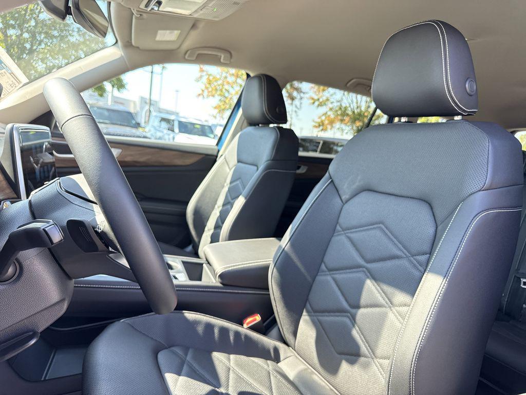 new 2026 Volkswagen Atlas car, priced at $40,036