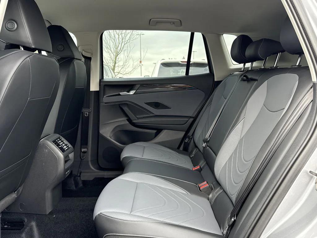 new 2025 Volkswagen Tiguan car, priced at $32,000