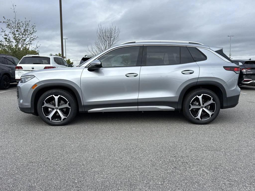 new 2025 Volkswagen Tiguan car, priced at $32,000