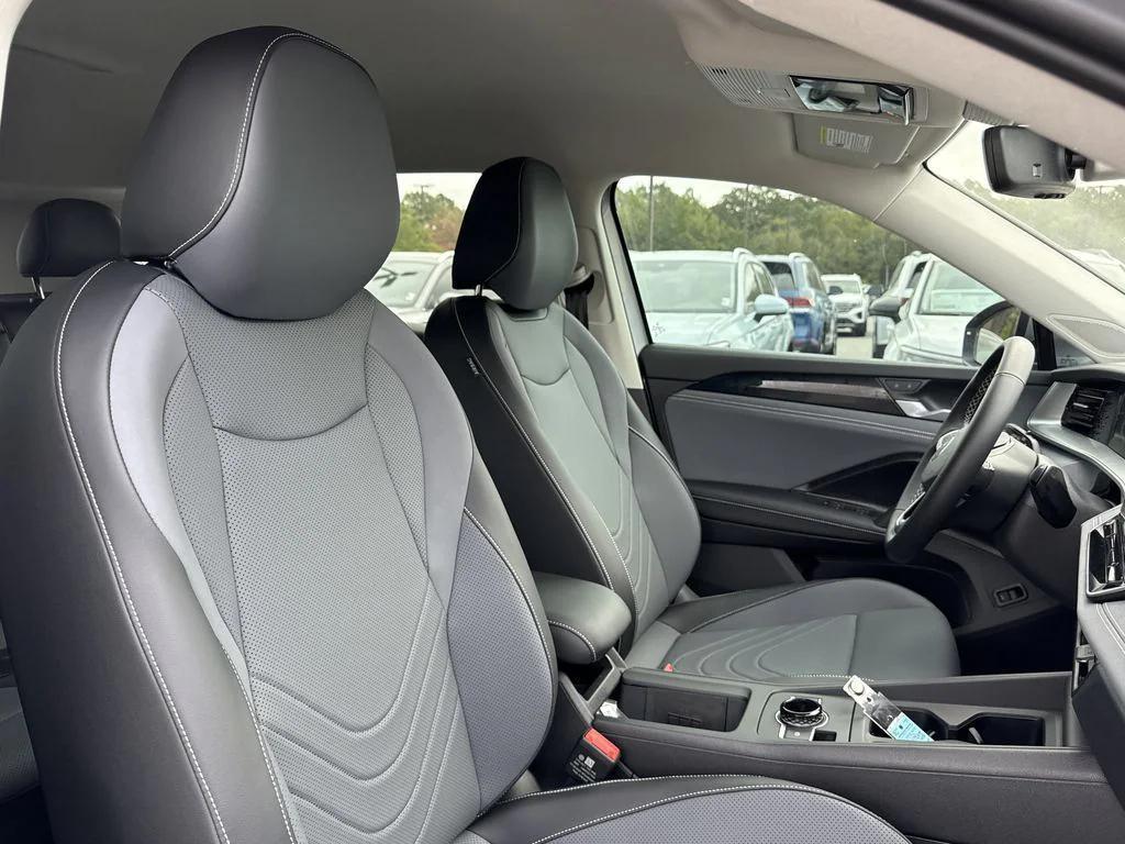 new 2025 Volkswagen Tiguan car, priced at $32,000