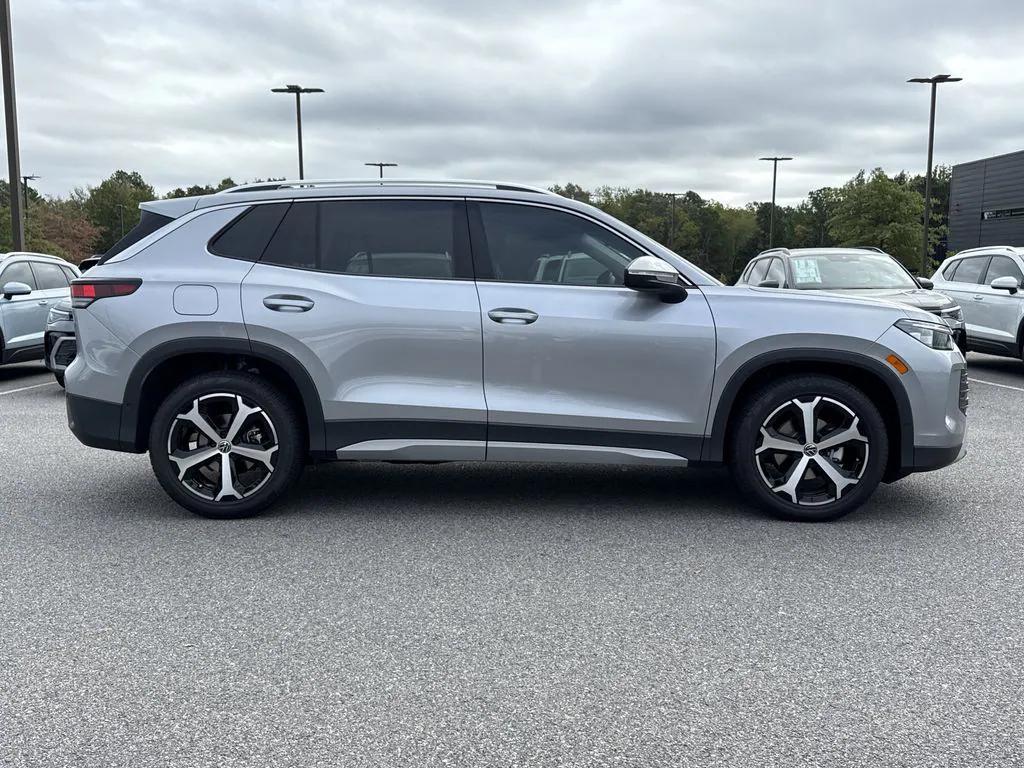 new 2025 Volkswagen Tiguan car, priced at $32,000