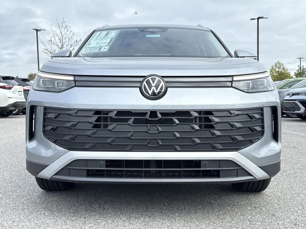 new 2025 Volkswagen Tiguan car, priced at $32,000