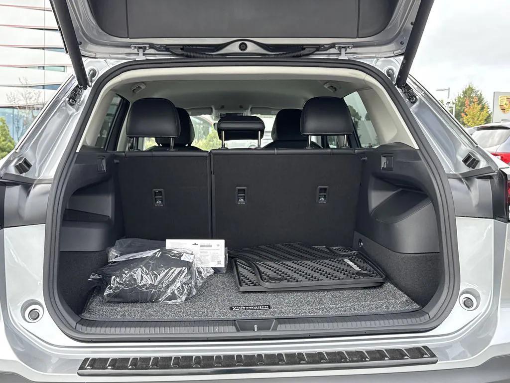 new 2025 Volkswagen Tiguan car, priced at $32,000