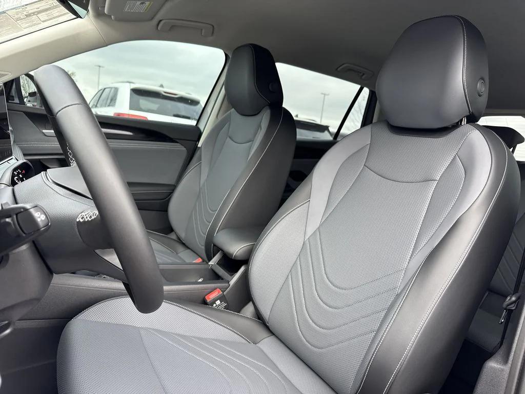 new 2025 Volkswagen Tiguan car, priced at $32,000