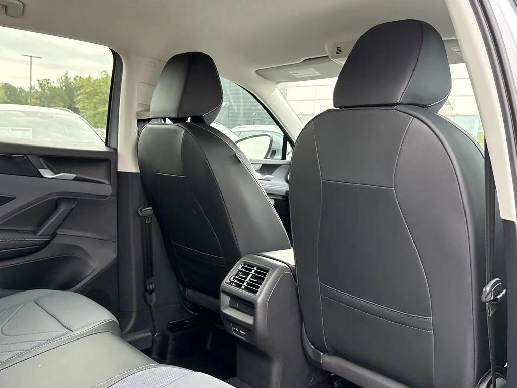 new 2025 Volkswagen Tiguan car, priced at $32,000