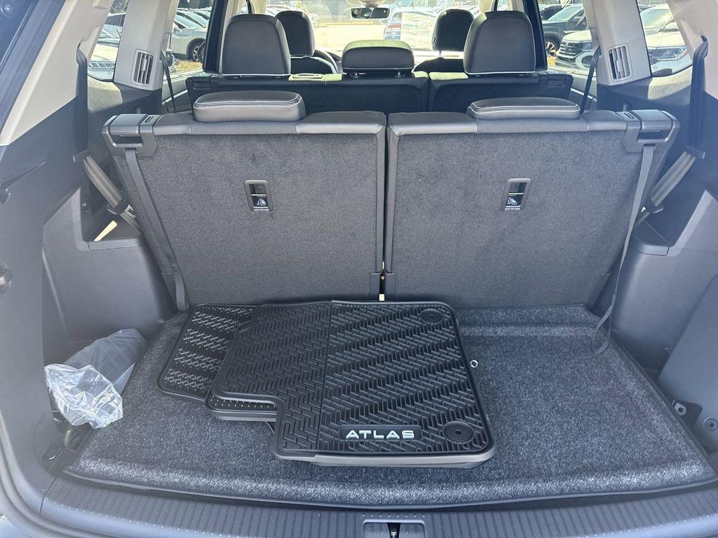 new 2025 Volkswagen Atlas car, priced at $52,750