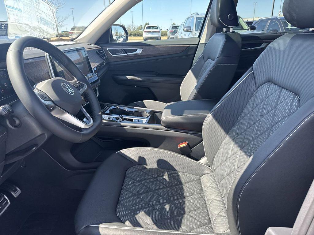 new 2025 Volkswagen Atlas car, priced at $52,750