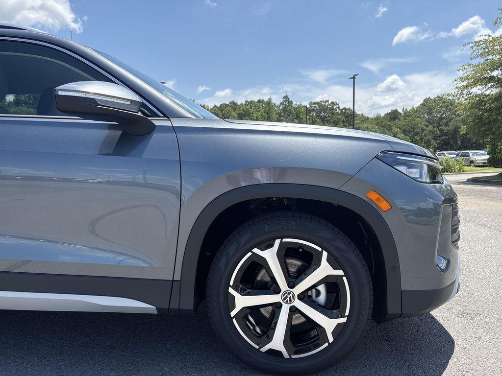 new 2025 Volkswagen Tiguan car, priced at $31,500