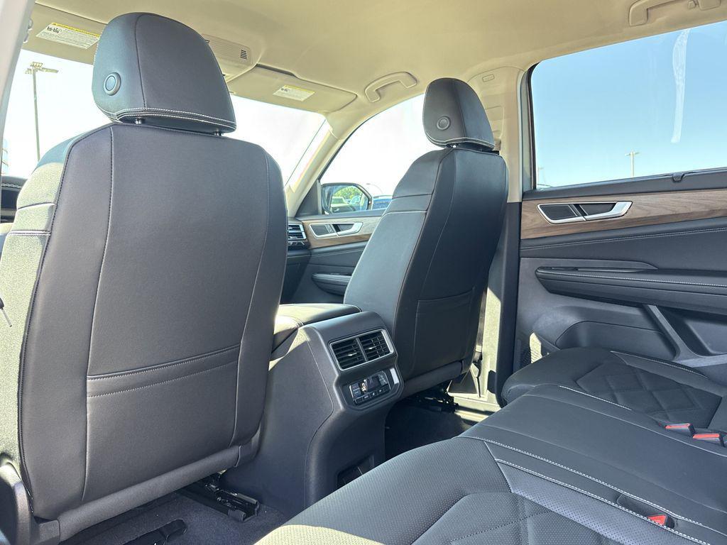 new 2026 Volkswagen Atlas car, priced at $46,478