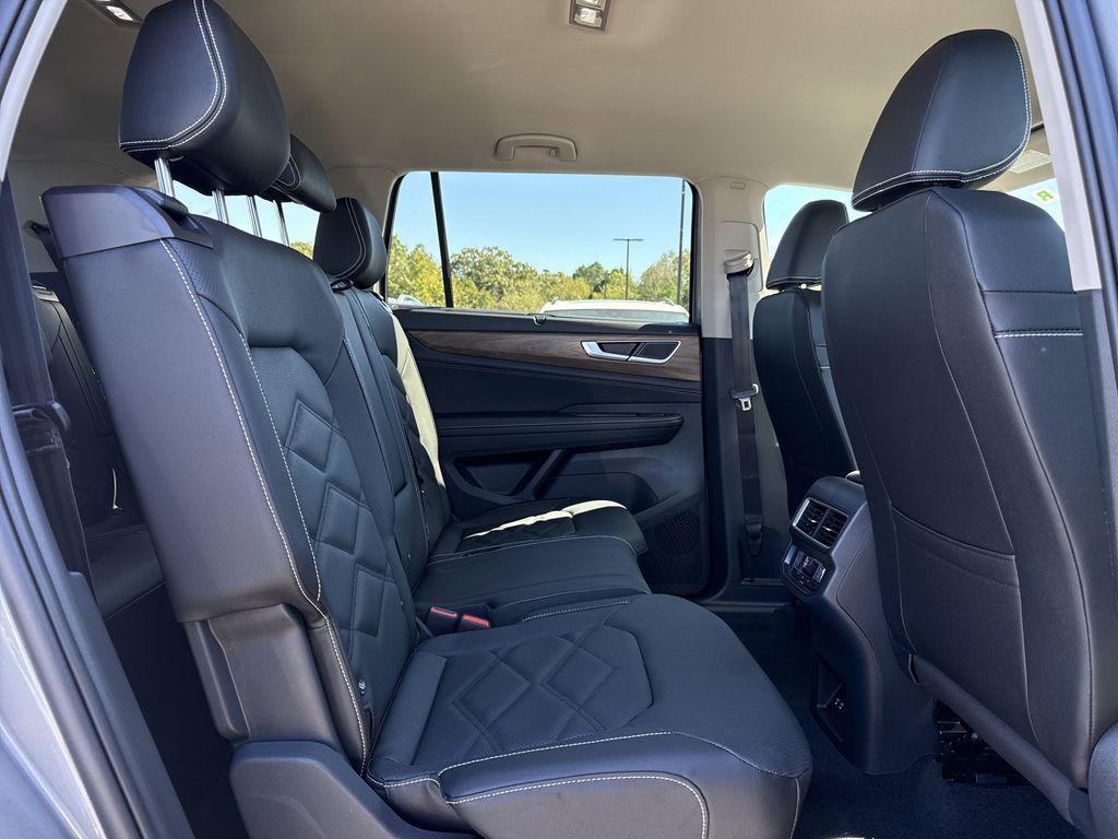 new 2026 Volkswagen Atlas car, priced at $46,478