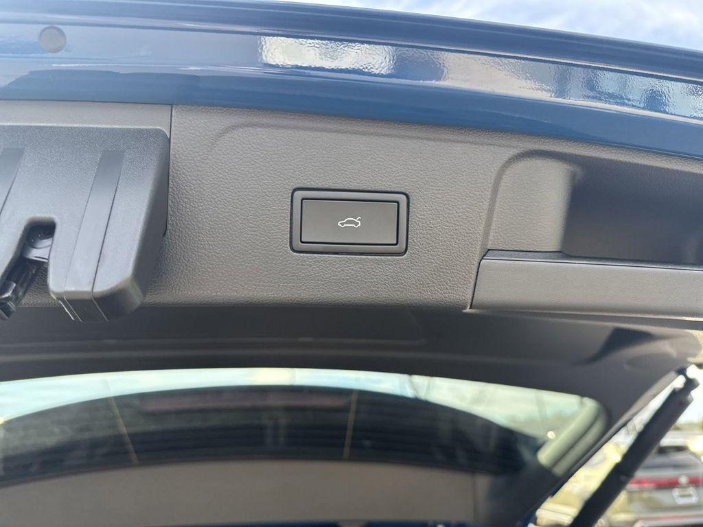 new 2025 Volkswagen Atlas car, priced at $51,750