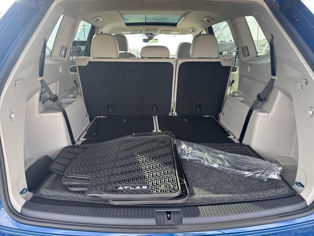 new 2025 Volkswagen Atlas car, priced at $51,750