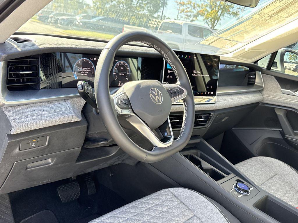 new 2025 Volkswagen Tiguan car, priced at $28,500