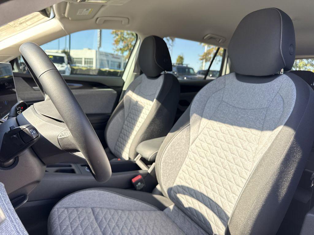 new 2025 Volkswagen Tiguan car, priced at $28,500