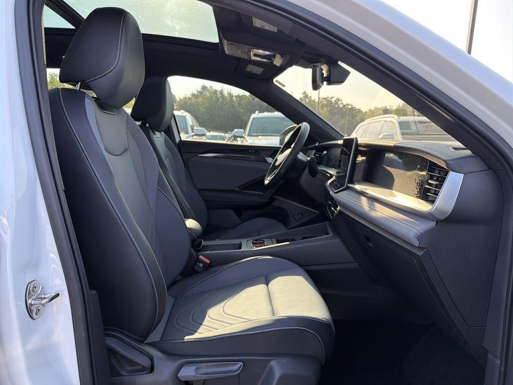 used 2025 Volkswagen Tiguan car, priced at $33,500