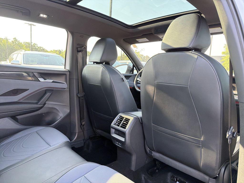used 2025 Volkswagen Tiguan car, priced at $33,500