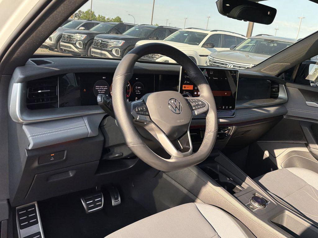 used 2025 Volkswagen Tiguan car, priced at $33,500