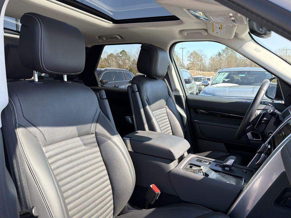 used 2024 Land Rover Discovery car, priced at $31,000