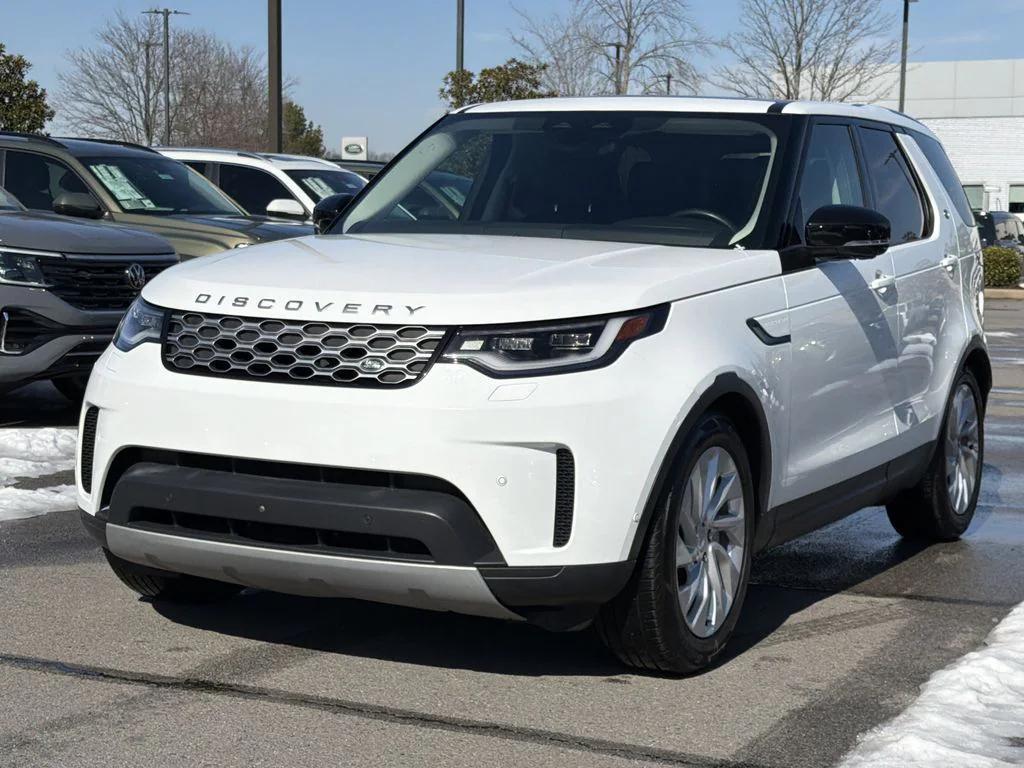 used 2024 Land Rover Discovery car, priced at $31,000