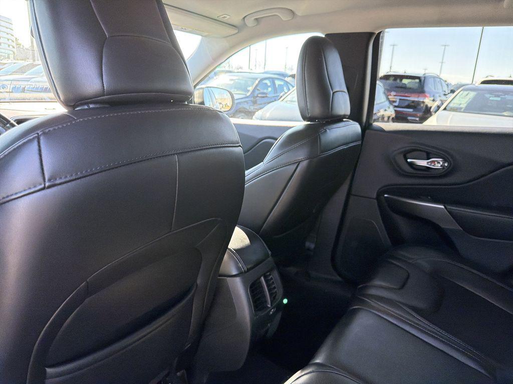 used 2019 Jeep Cherokee car, priced at $13,500