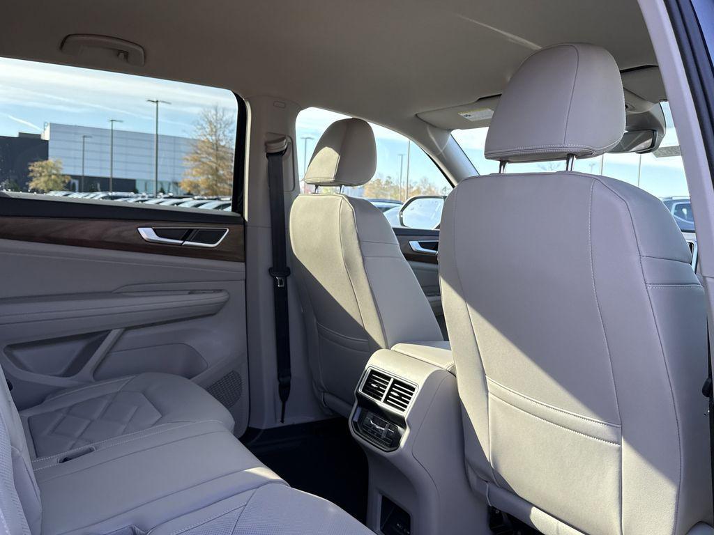 new 2026 Volkswagen Atlas car, priced at $40,439