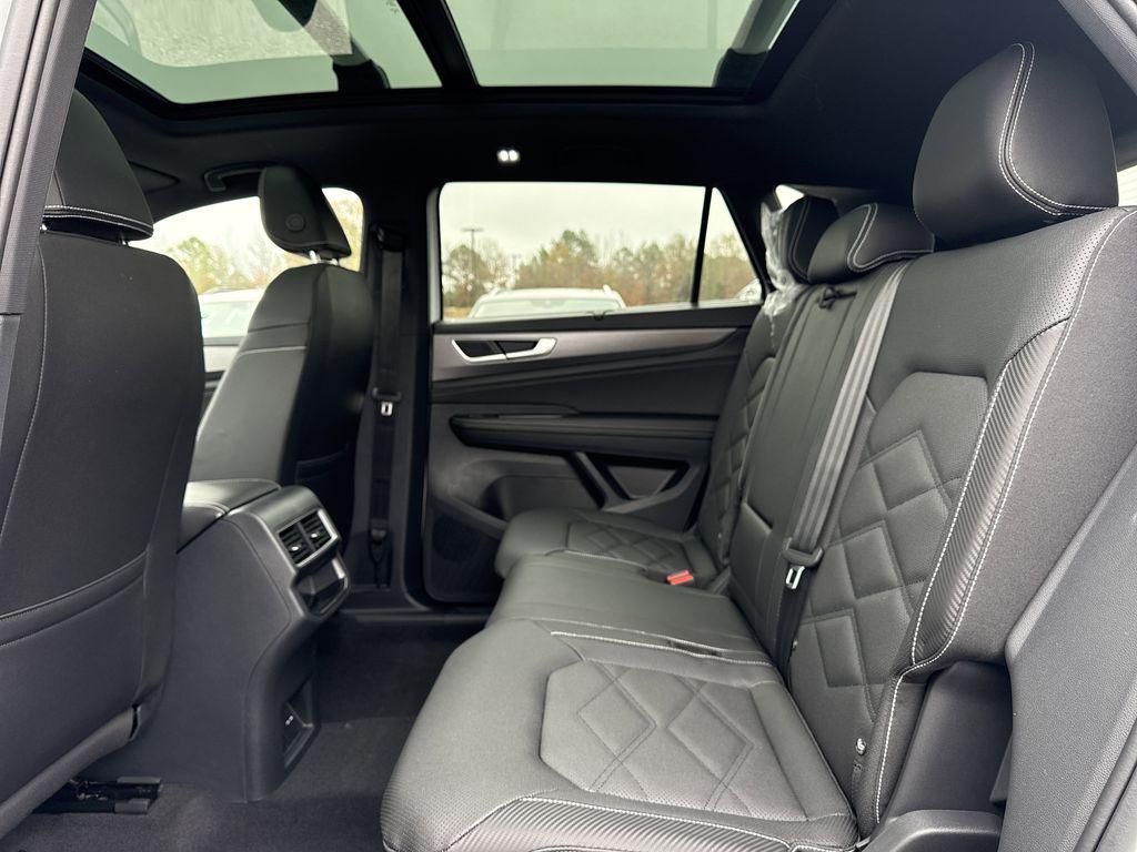 new 2026 Volkswagen Atlas Cross Sport car, priced at $45,911