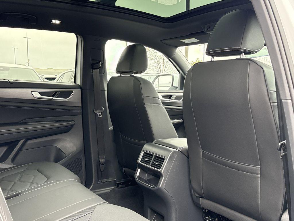 new 2026 Volkswagen Atlas Cross Sport car, priced at $45,911