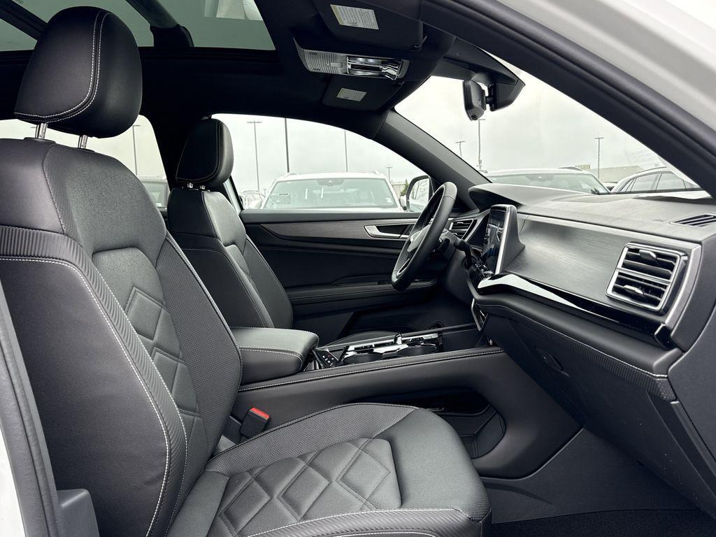 new 2026 Volkswagen Atlas Cross Sport car, priced at $45,911