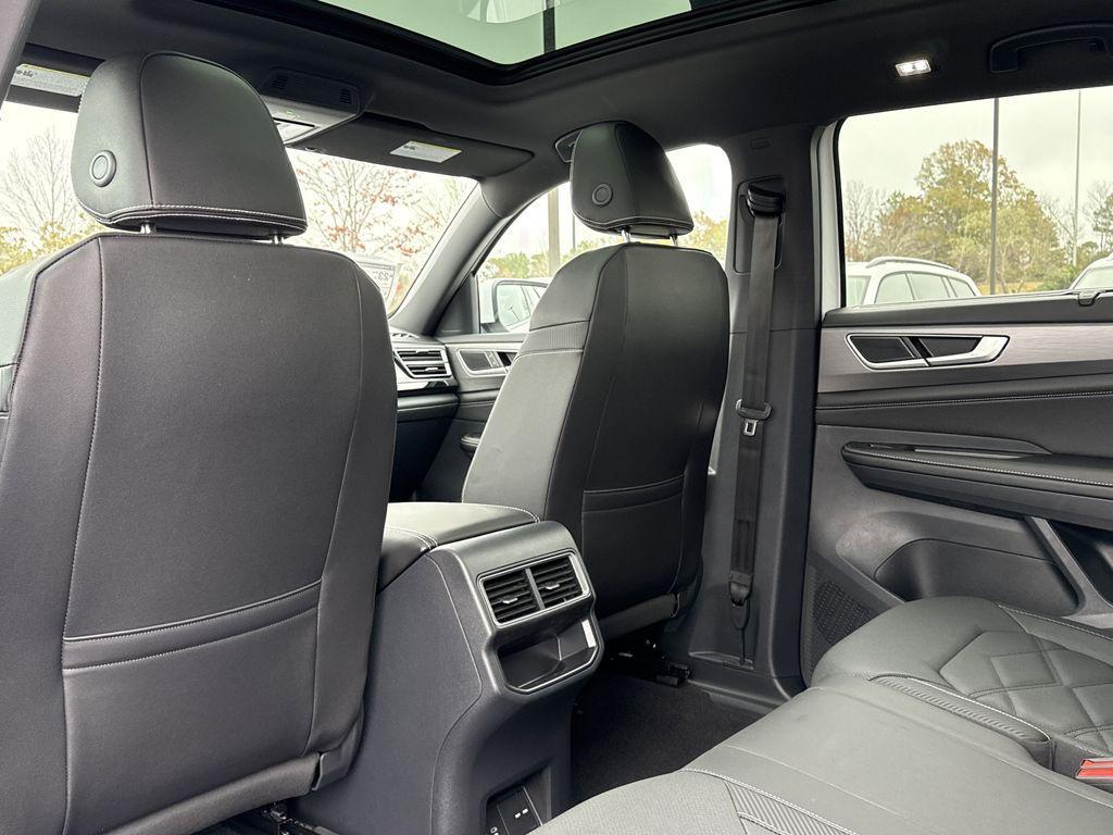 new 2026 Volkswagen Atlas Cross Sport car, priced at $45,911