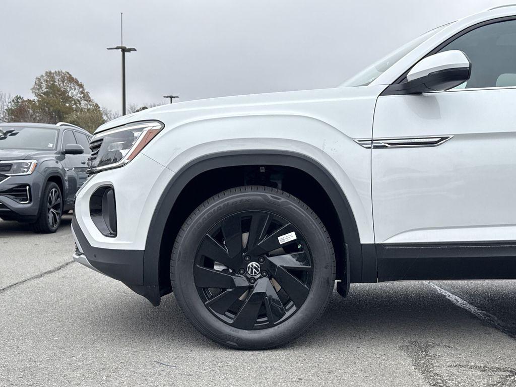 new 2026 Volkswagen Atlas Cross Sport car, priced at $45,911