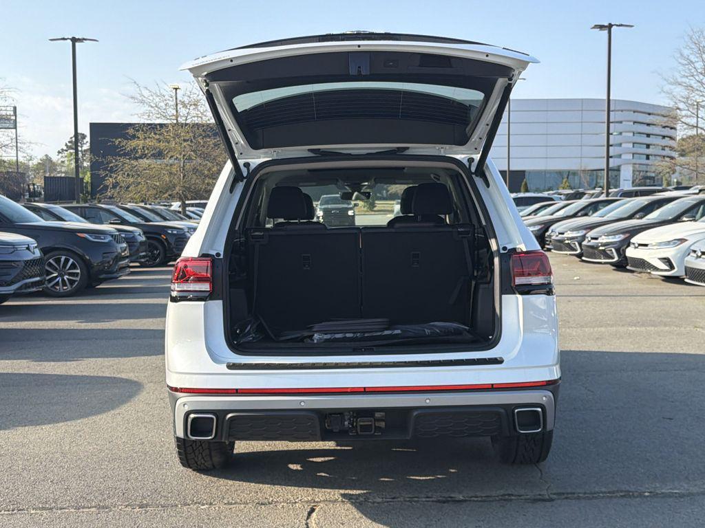 new 2026 Volkswagen Atlas car, priced at $49,862