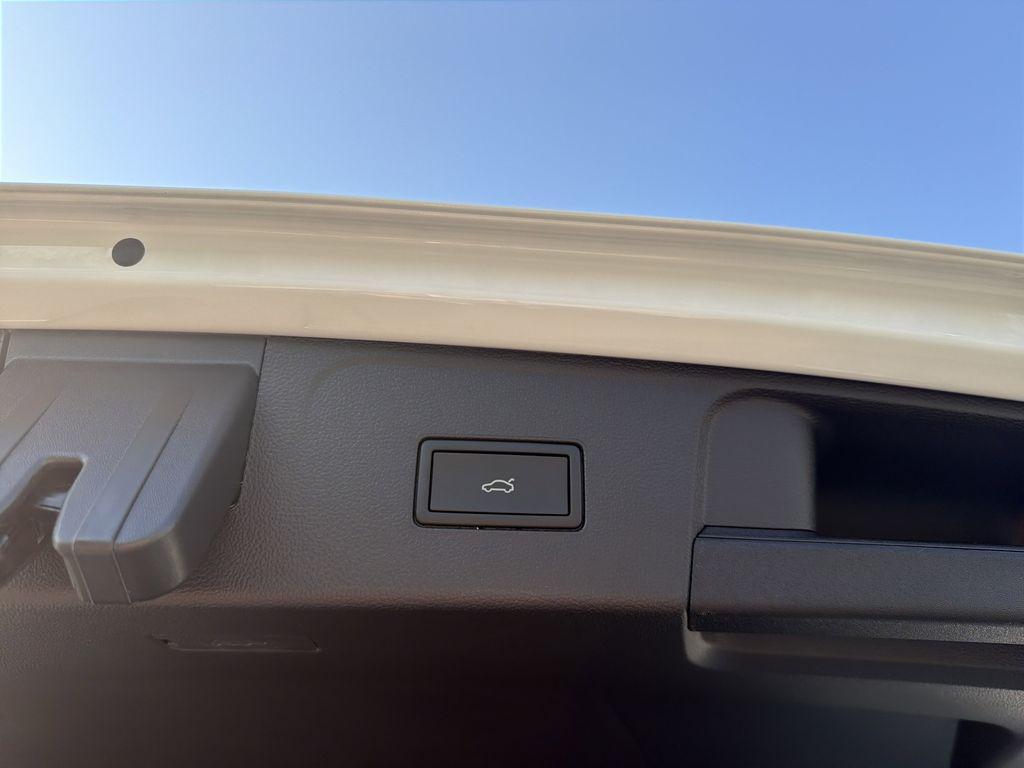 new 2026 Volkswagen Atlas car, priced at $49,862