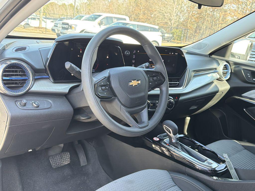 used 2025 Chevrolet Trax car, priced at $20,000