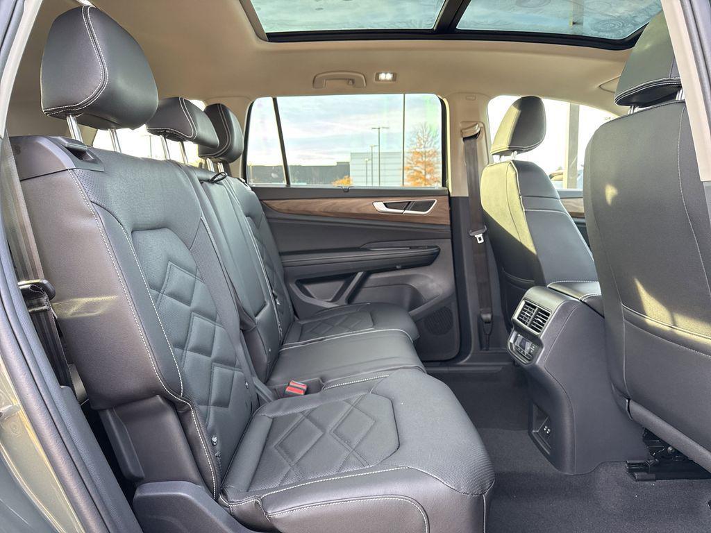 new 2026 Volkswagen Atlas car, priced at $46,185