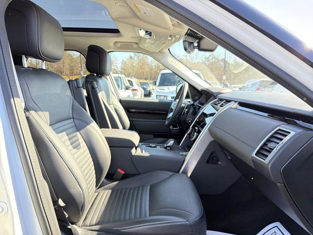 used 2024 Land Rover Discovery car, priced at $29,350
