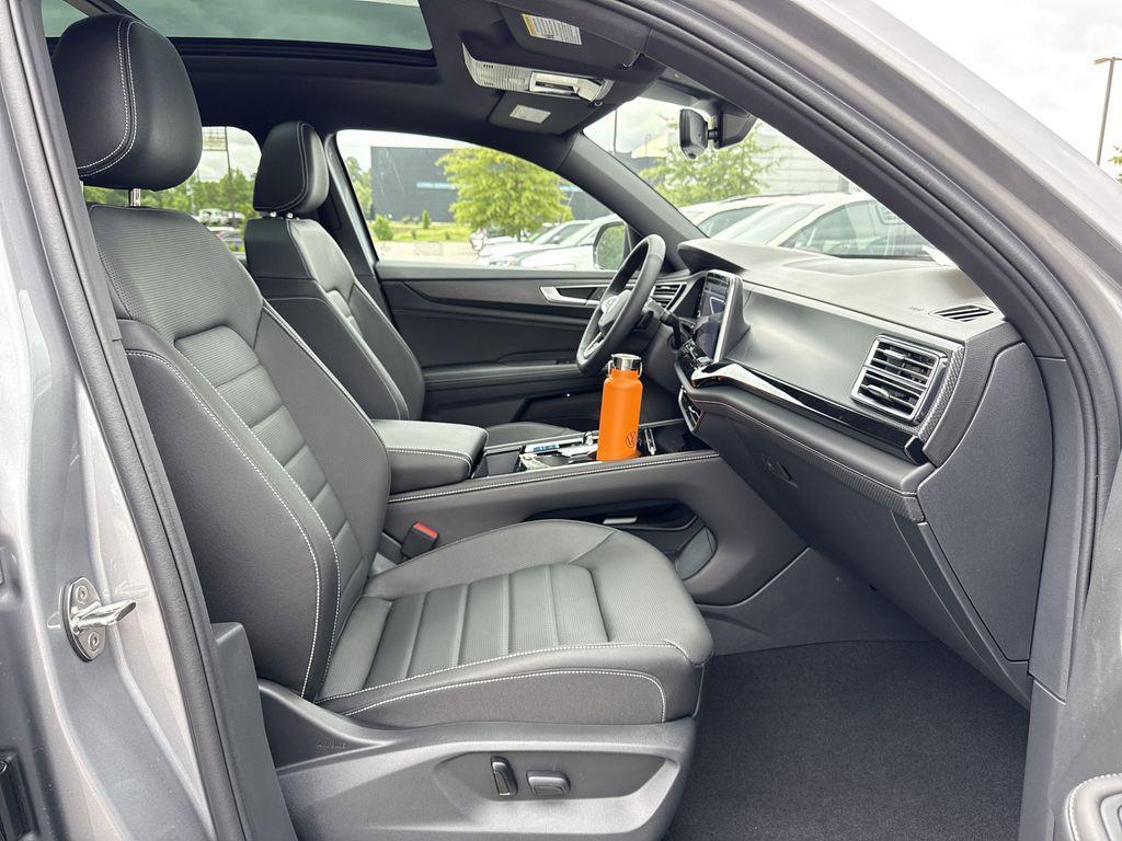 new 2025 Volkswagen Atlas Cross Sport car, priced at $47,500