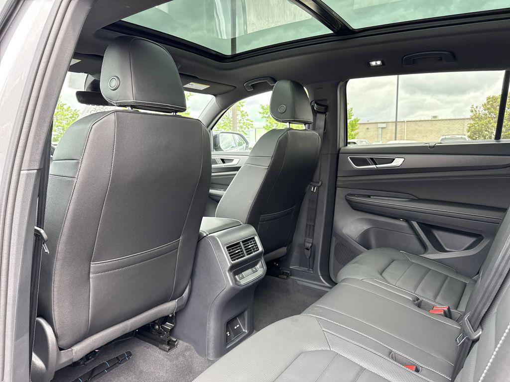 new 2025 Volkswagen Atlas Cross Sport car, priced at $47,500