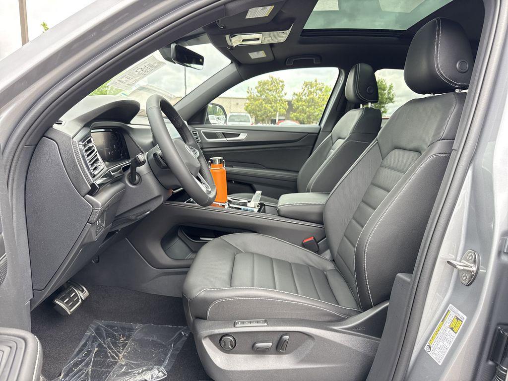 new 2025 Volkswagen Atlas Cross Sport car, priced at $47,500