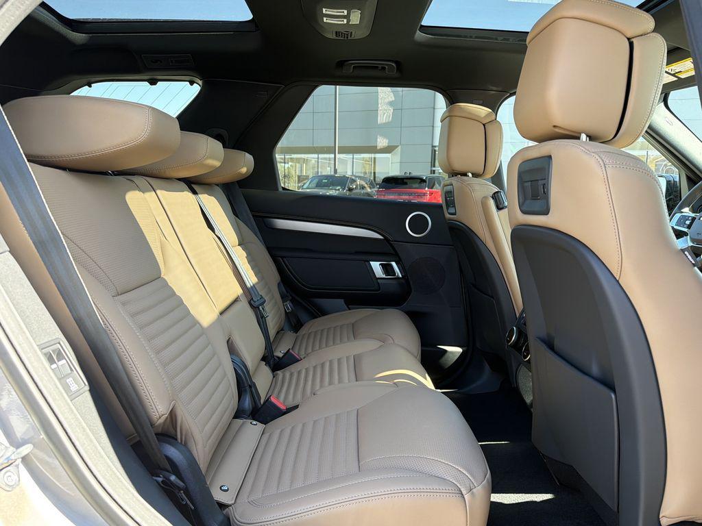 new 2026 Land Rover Discovery car, priced at $73,085