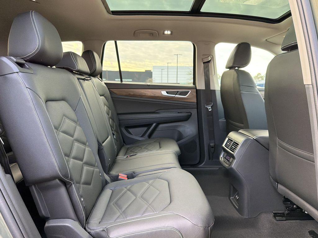 new 2026 Volkswagen Atlas car, priced at $45,673